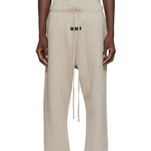 NWT Fear of God Essentials Spring 2023, Relaxed sweatpants in seal. XXS